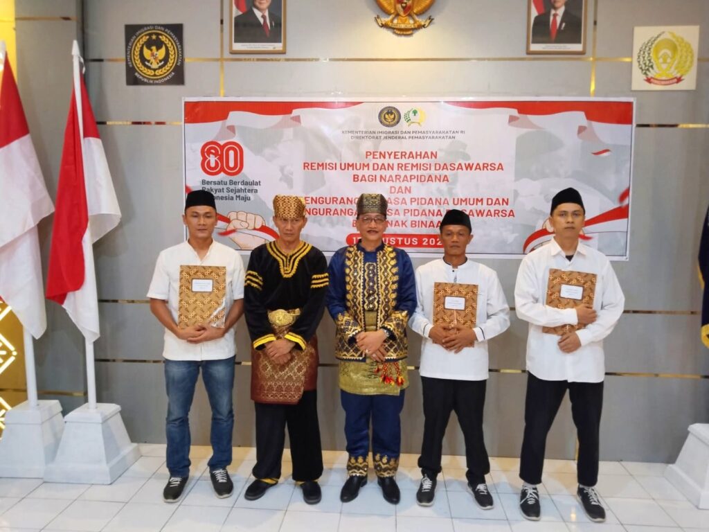 Penyerahan Remisi umum dan dasawarsa bagi narapidana