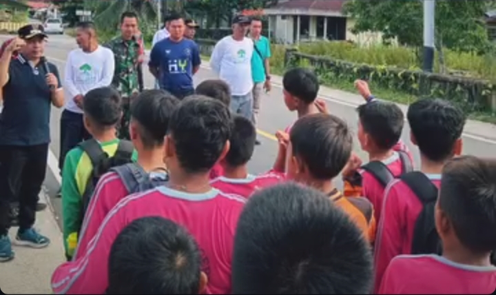 WABUB LEPAS PESERTA JALAN SANTAI