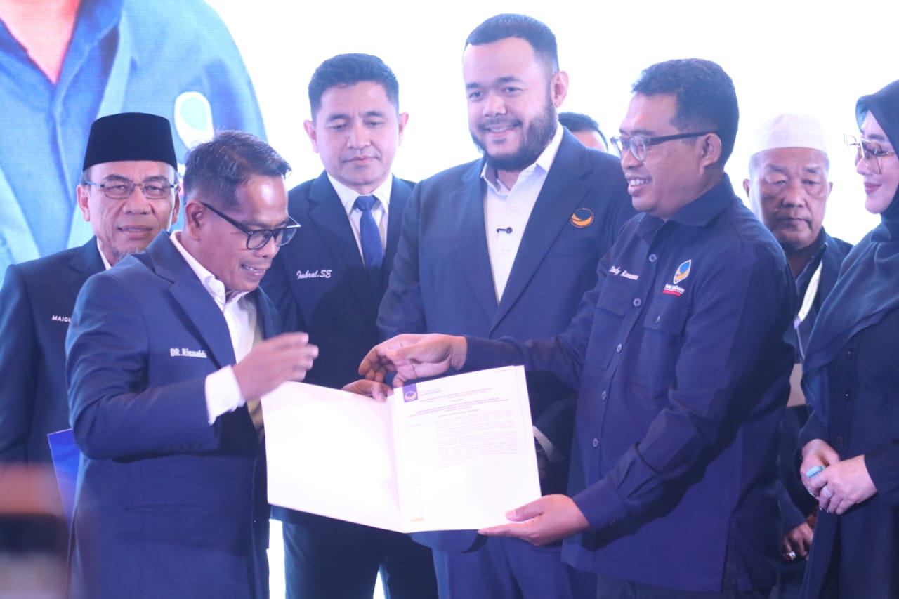 risnaldi ibrahim terima SK di Rakerwil