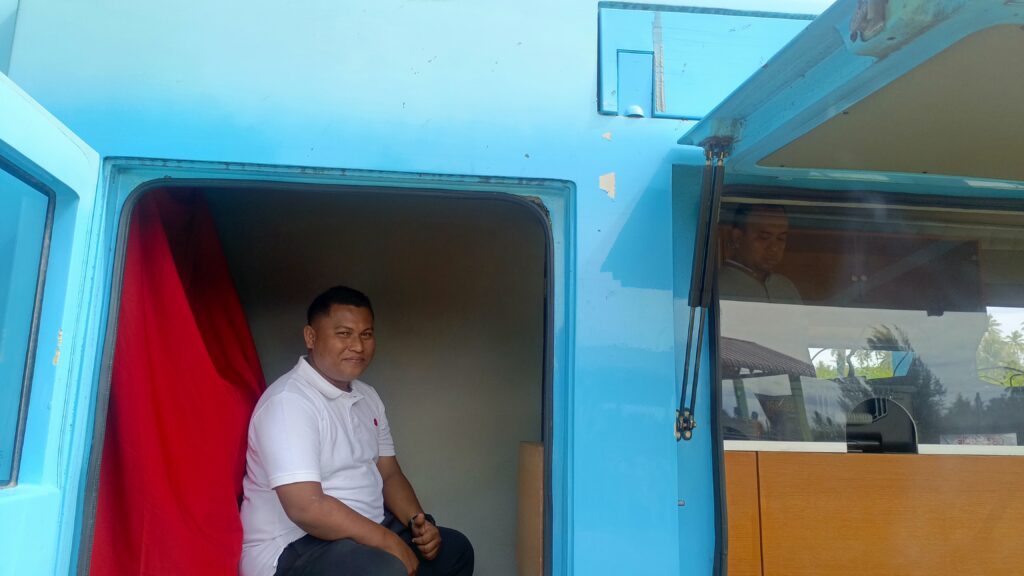 Disdukcapil Berikan Layanan Langsung pada Acara Jalan Santai dan Senam Ceria di Nagari Amping Parak