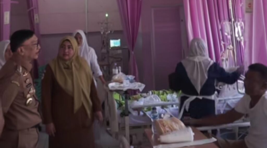 Bupati Hendrajoni Tinjau Pembangunan Tiga Ruangan di RSUD M. Zein Painan