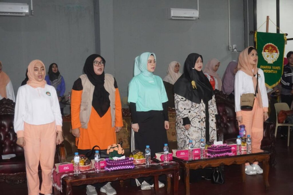 Meriahkan HJK ke-356, 44 Tim Ikuti Turnamen Bulutangkis DWP Kota Padang Open 1.0